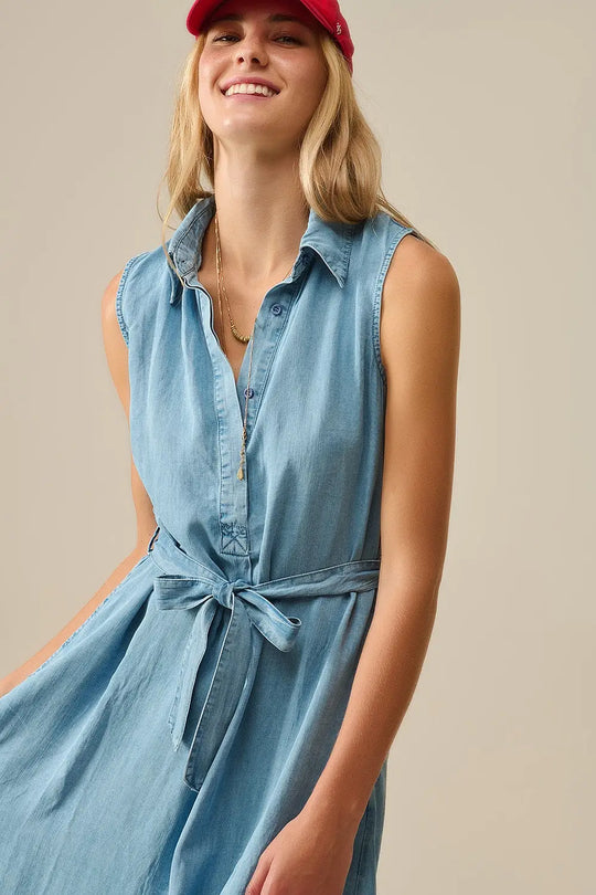 Robe chemise sans manches en tissu tencel en bleu - Vestidos