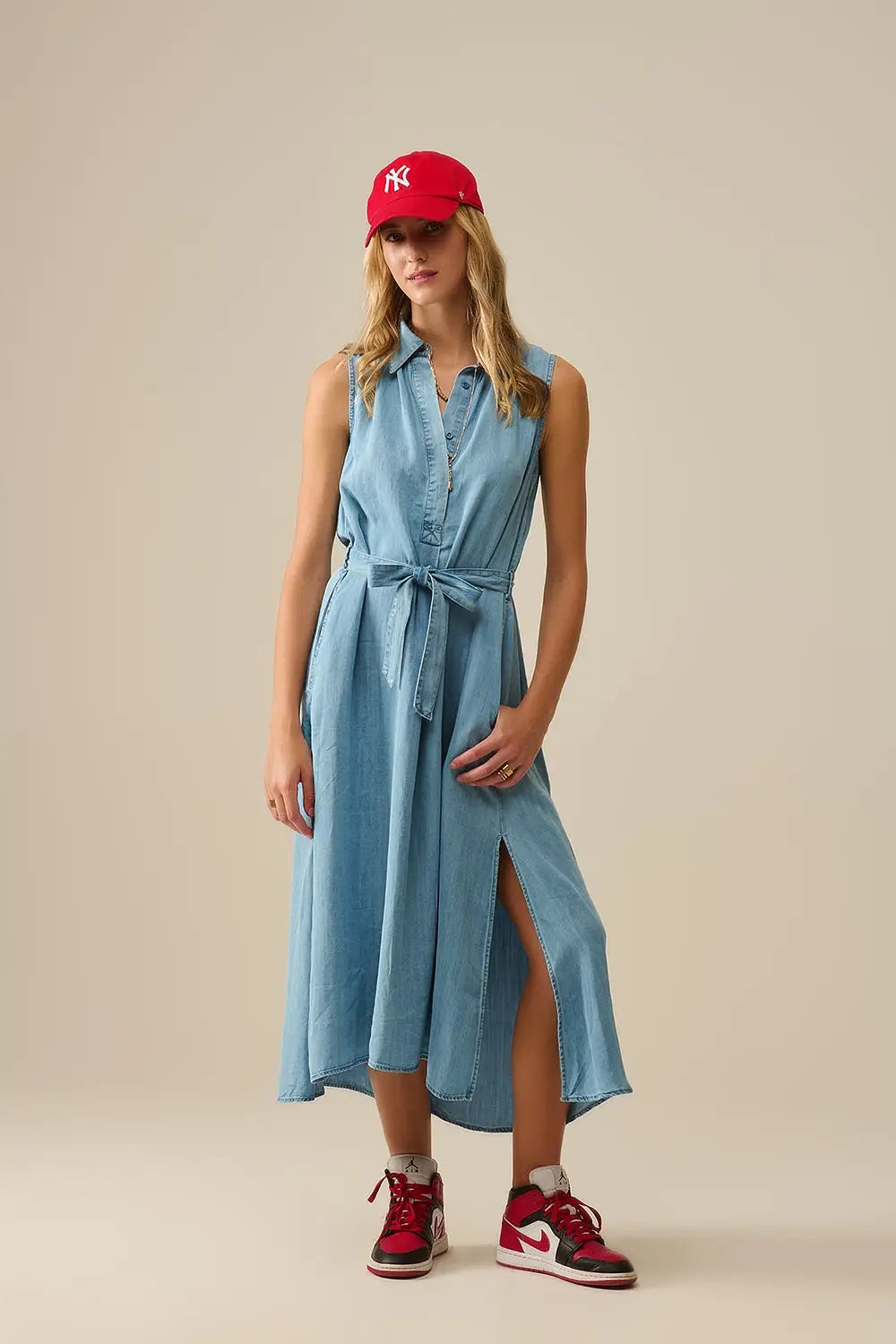 Robe chemise sans manches en tissu tencel en bleu - Vestidos