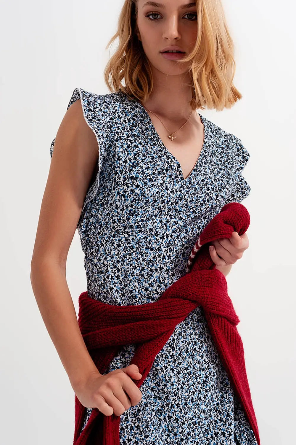 Robe courte à manches volantées et petites fleurs en bleu - Vestidos
