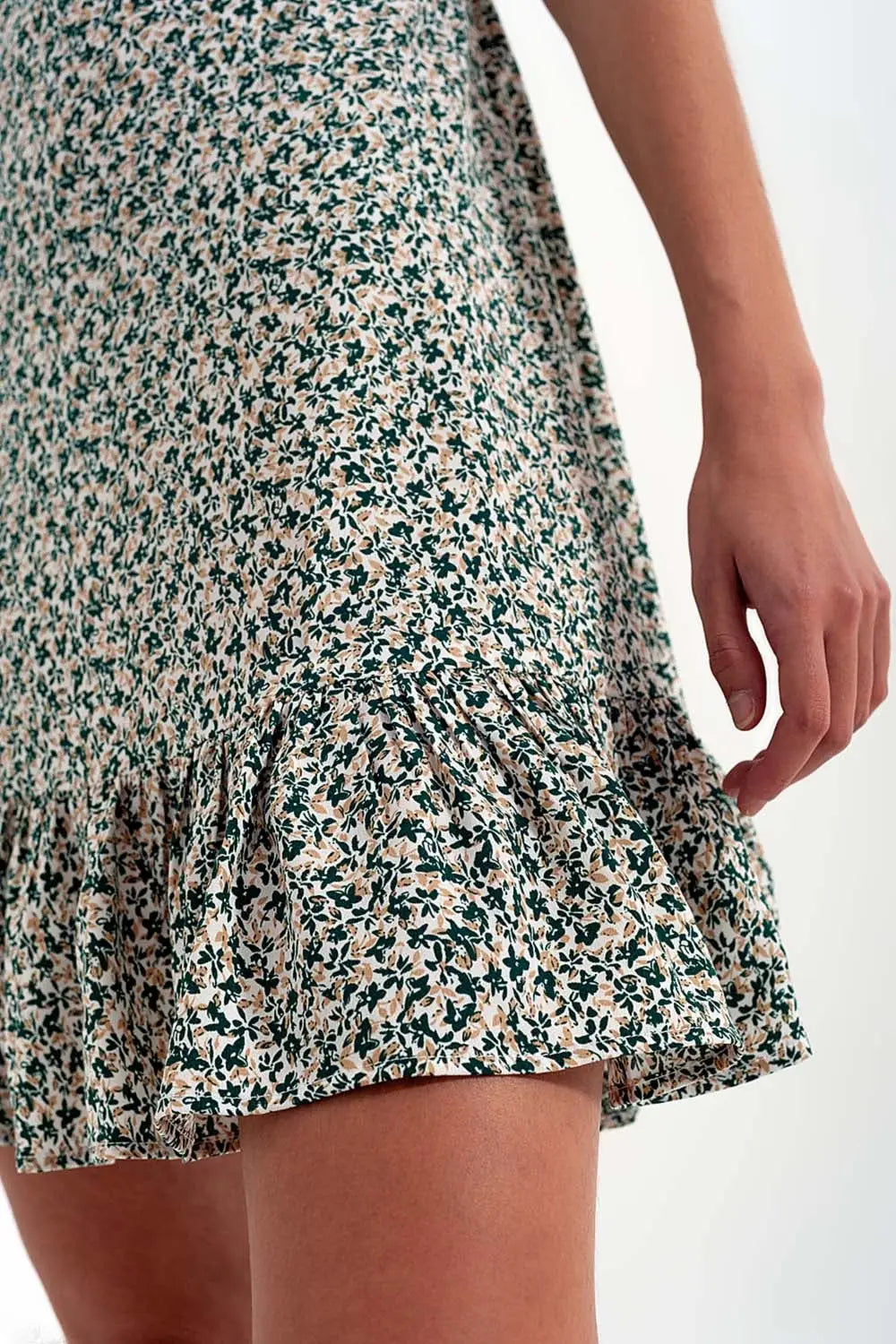Robe courte à manches volantées et petites fleurs en vert - Vestidos