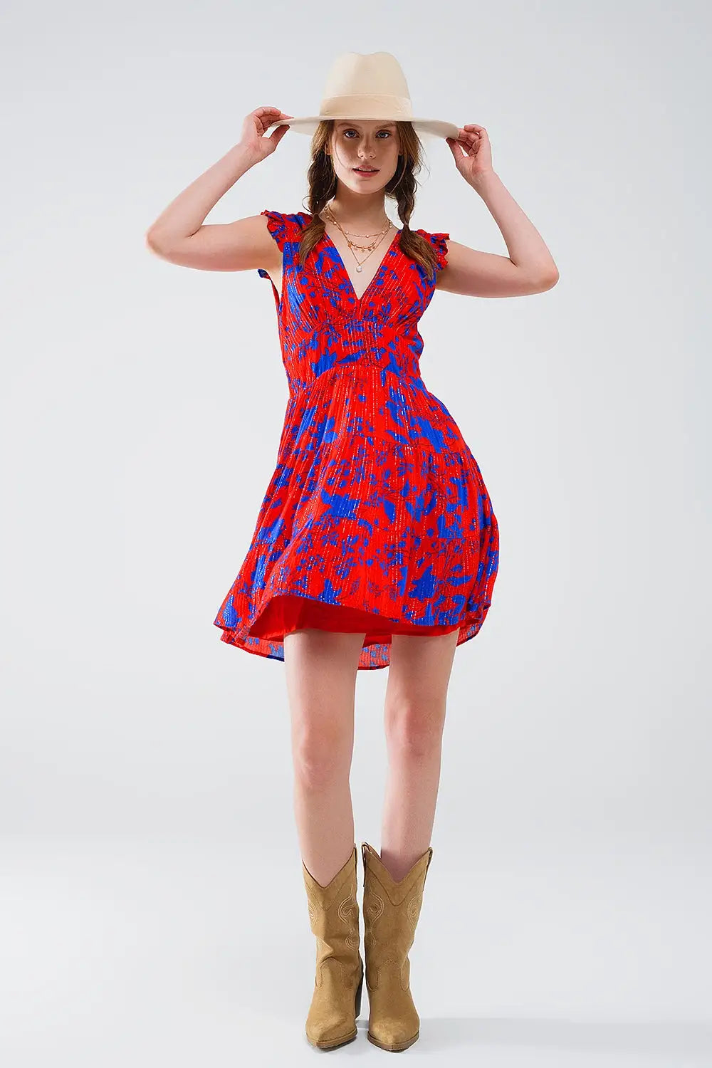 Q2 Robe courte en rouge avec imprimé floral bleu et col en V
