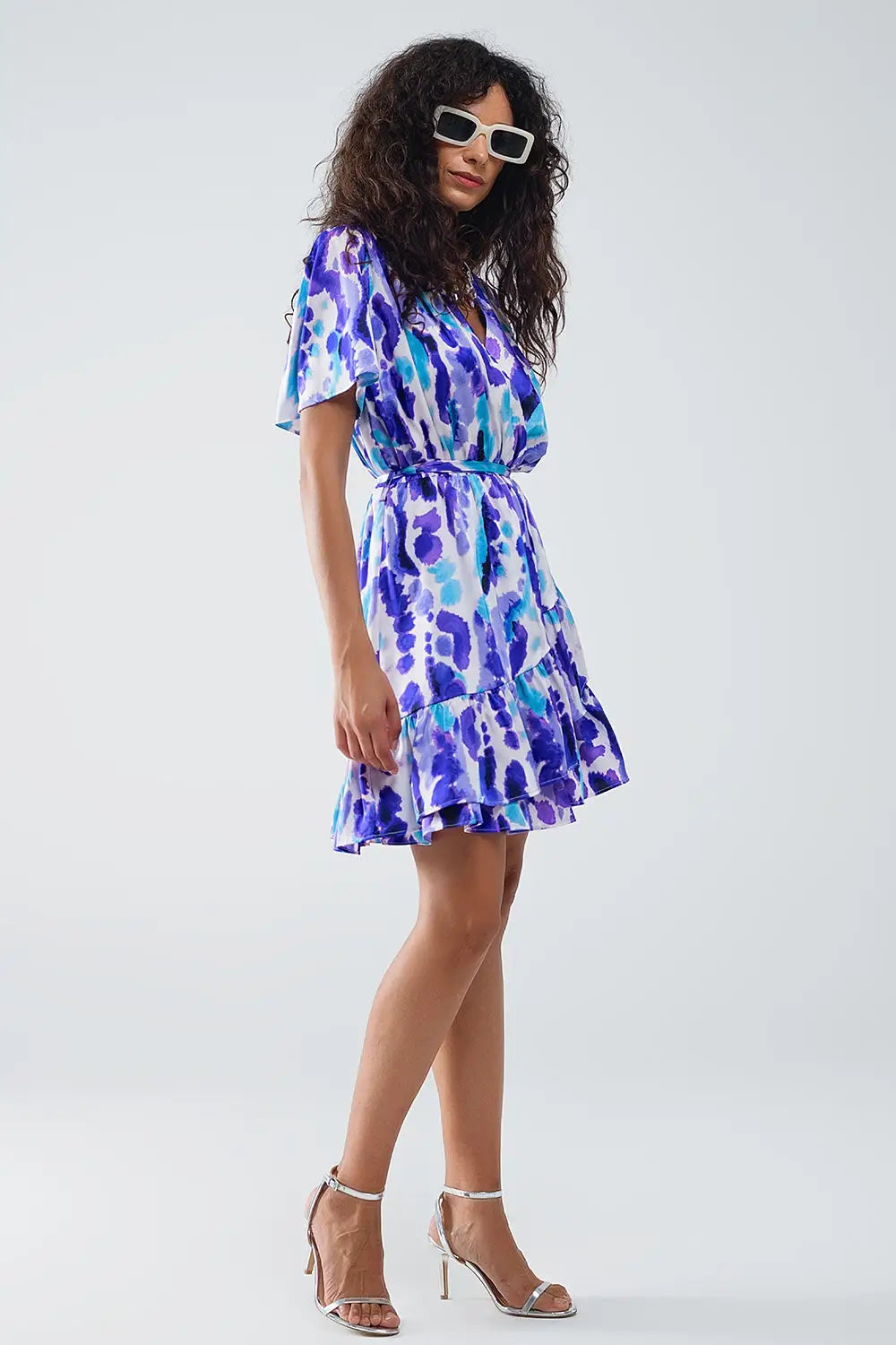 Robe courte enveloppante en bleu et violet Tie-dye - Vestidos
