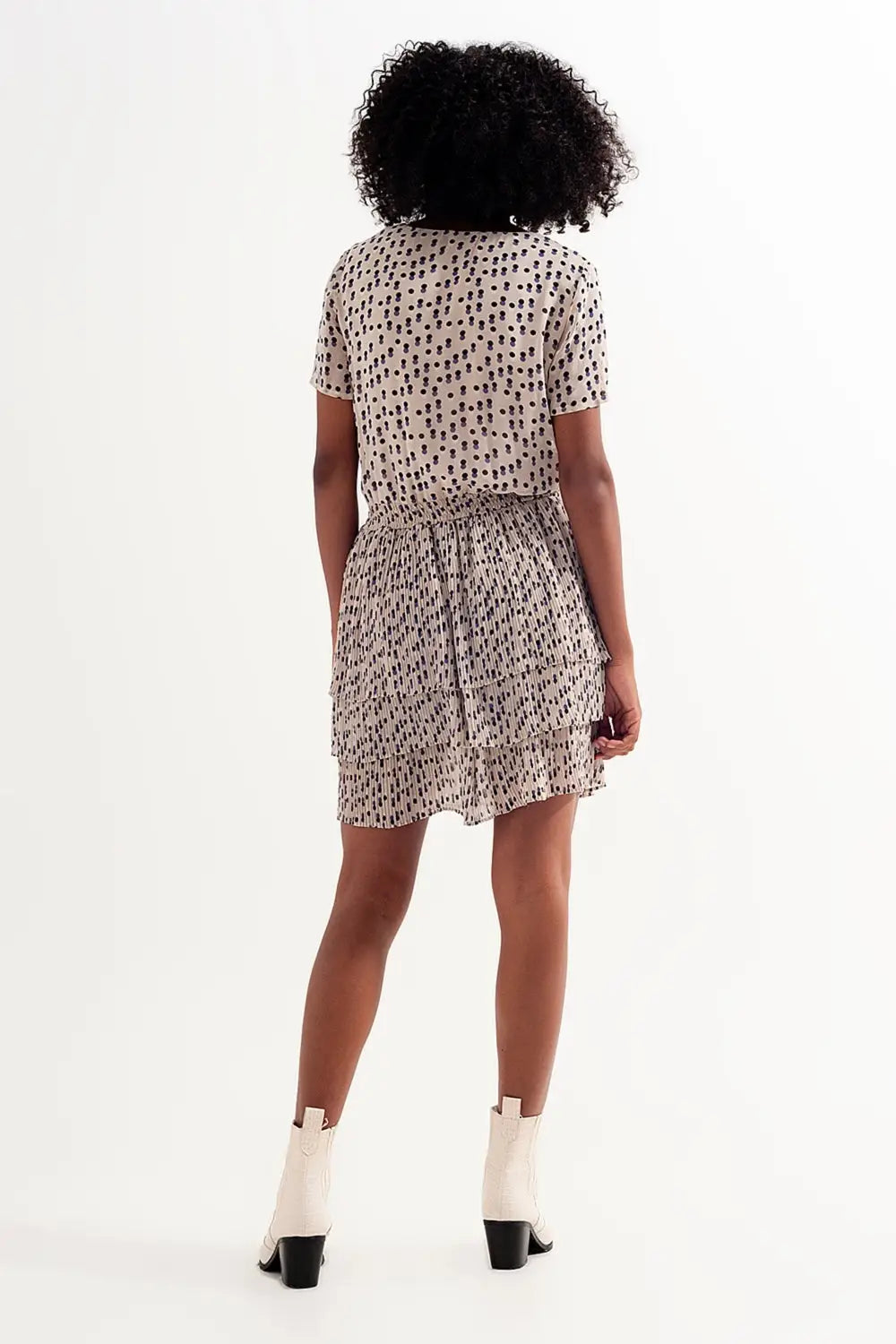 Robe courte froncée à basque crème - Vestidos