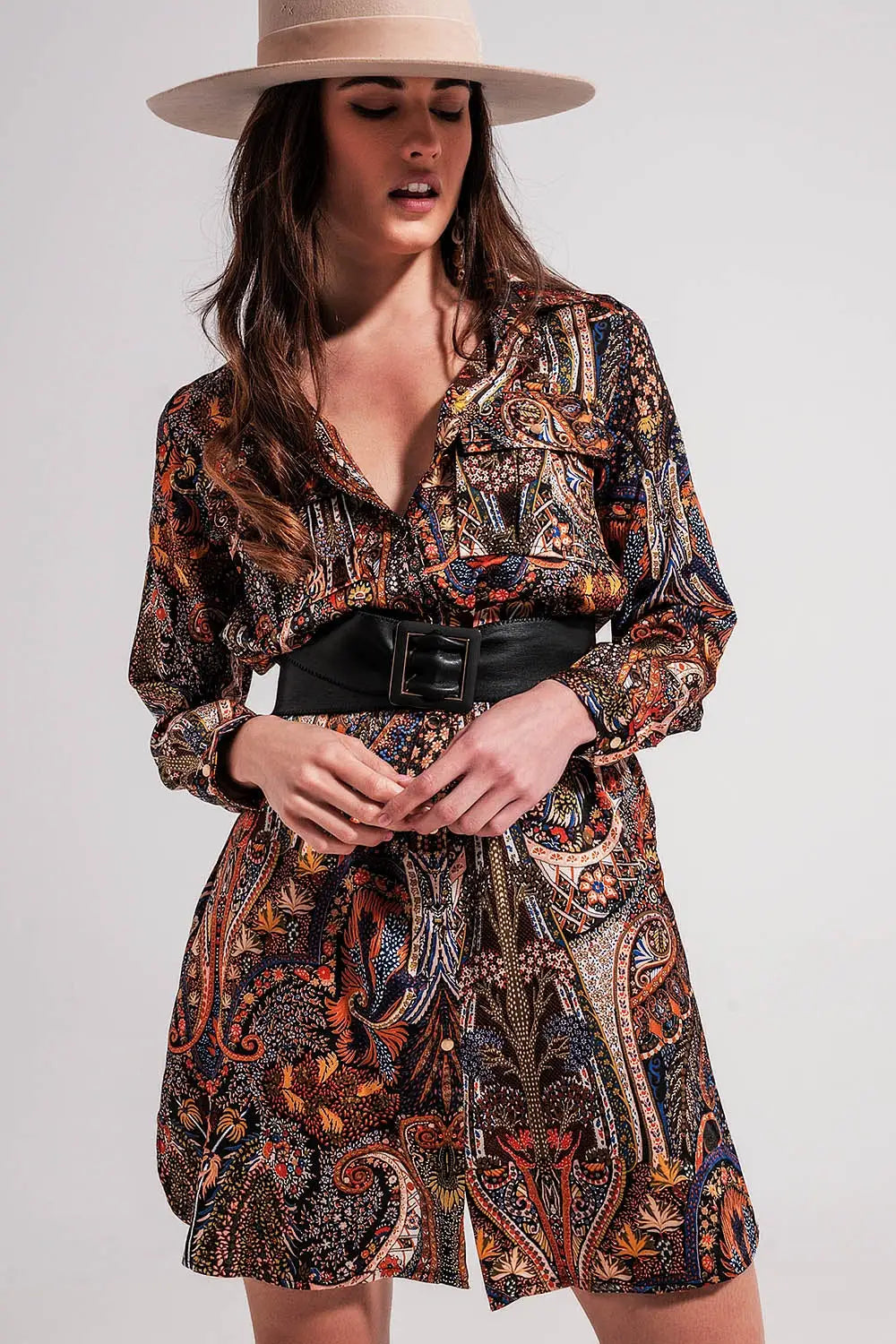 Robe courte noire à manches longues avec imprimé motif cachemire - Vestidos