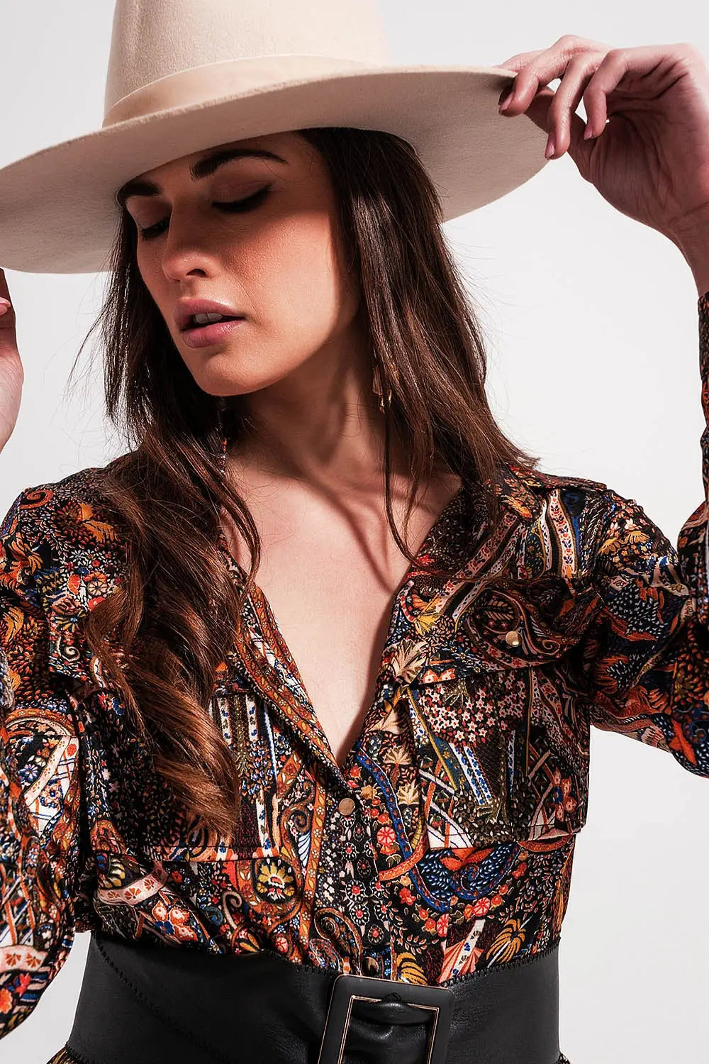 Robe courte noire à manches longues avec imprimé motif cachemire - Vestidos