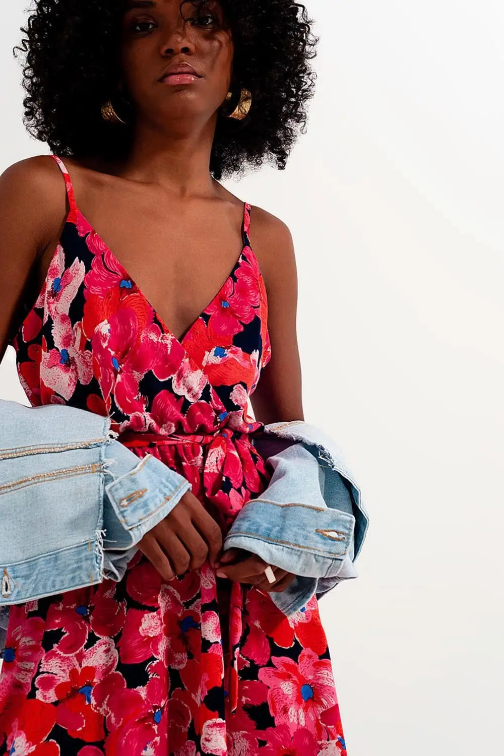 Robe courte rose vif avec imprimé floral et bretelles - Vestidos