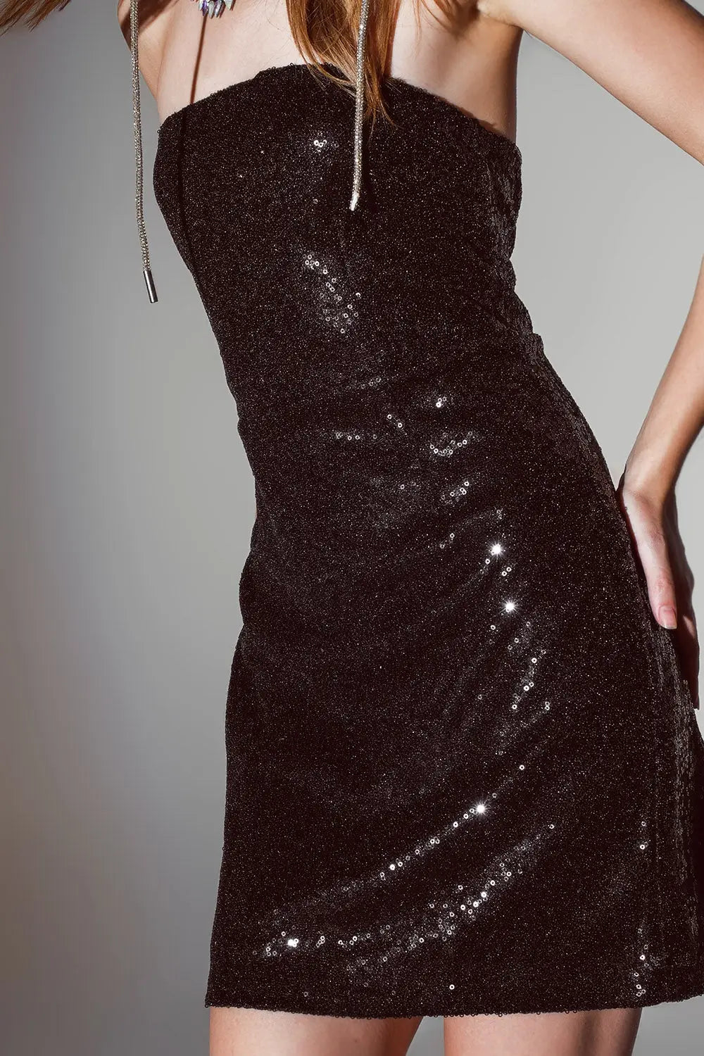 Robe crayon mini bandeau à sequins noire. - Vestidos