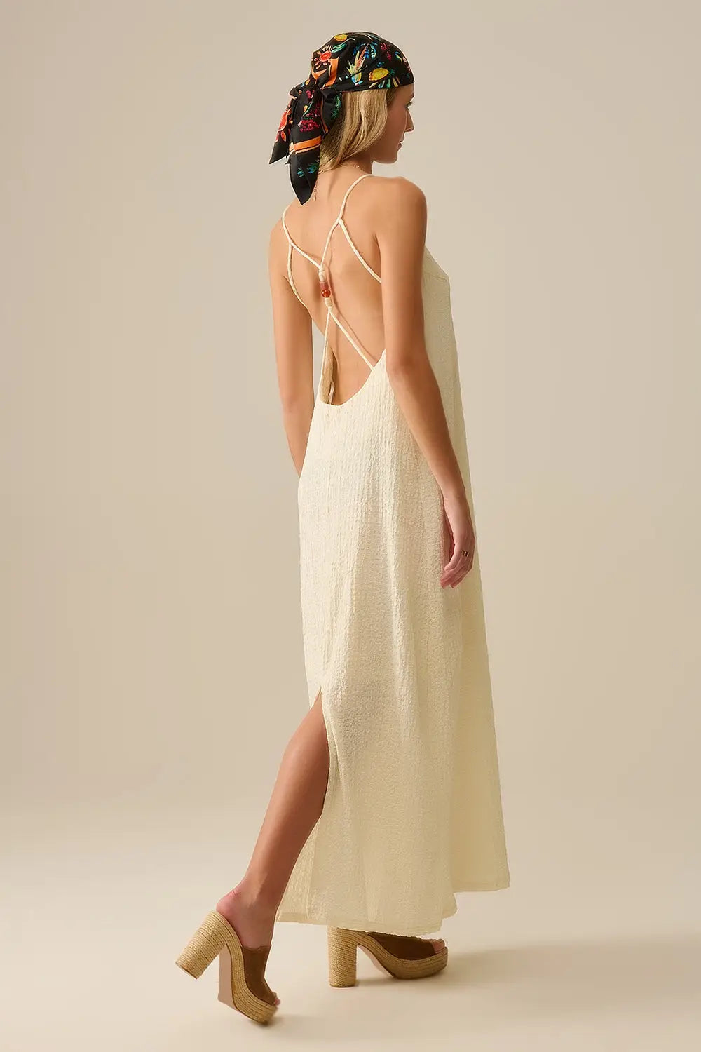 Robe longue à bretelles perlées dans le dos crème - Vestidos