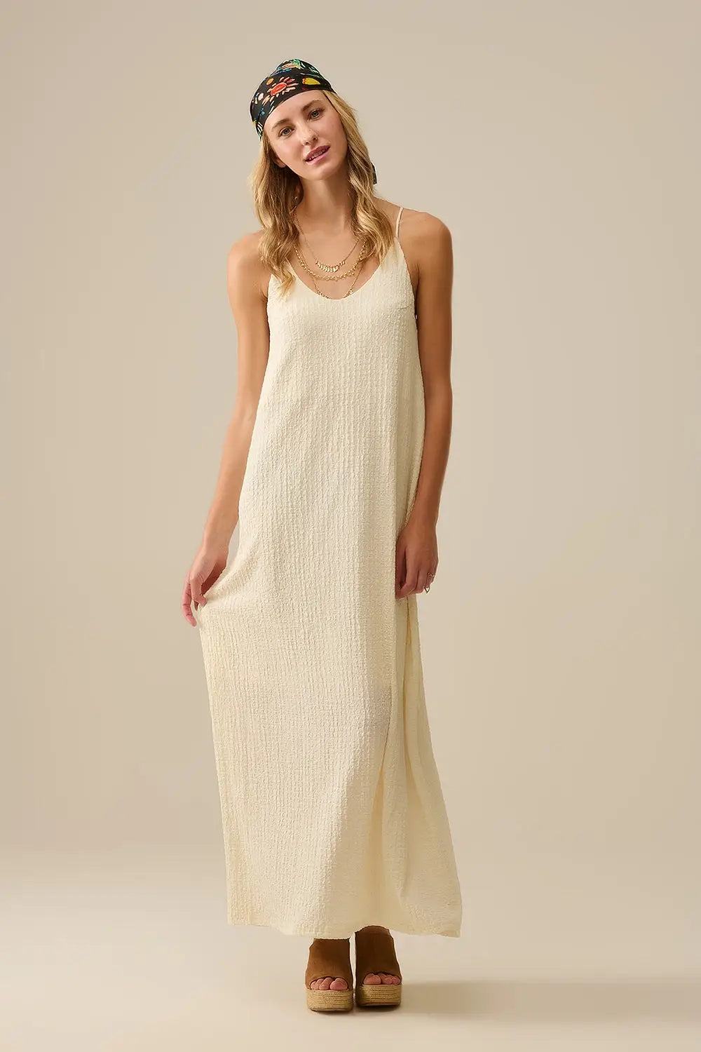 Robe longue à bretelles perlées dans le dos crème - Vestidos