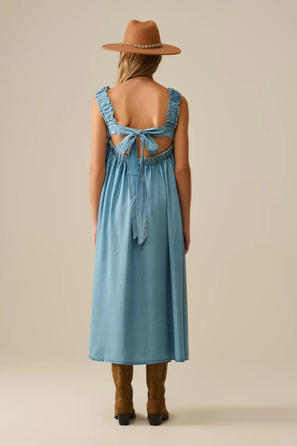 Robe longue à bretelles volantées en tissu tencel bleu clair - Vestidos