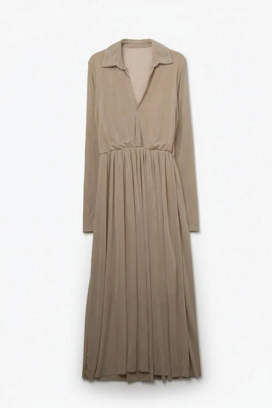 Q2 Robe longue beige à manches longues et col montant