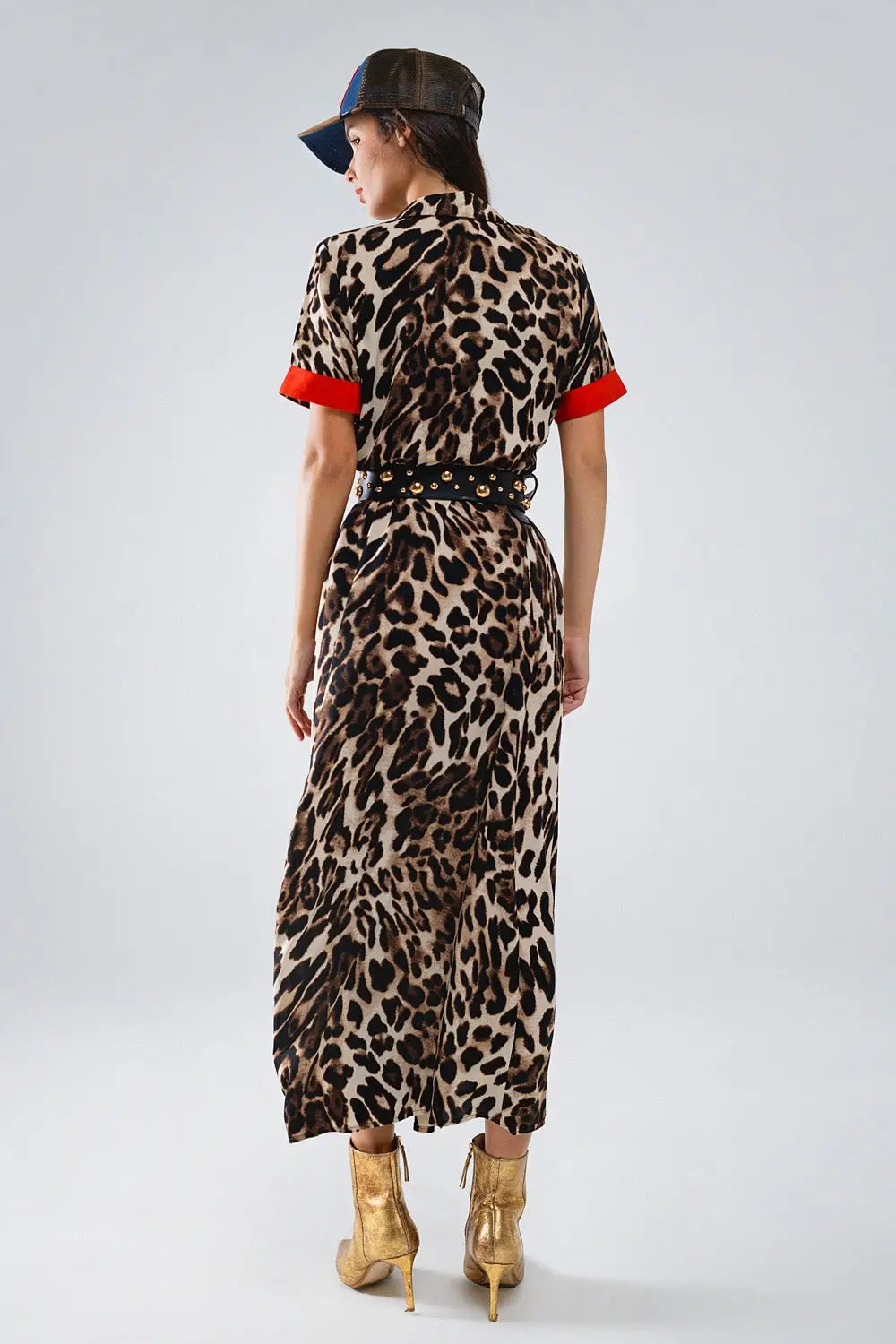 Robe longue boutonnée en léopard avec détails rouges - Vestidos