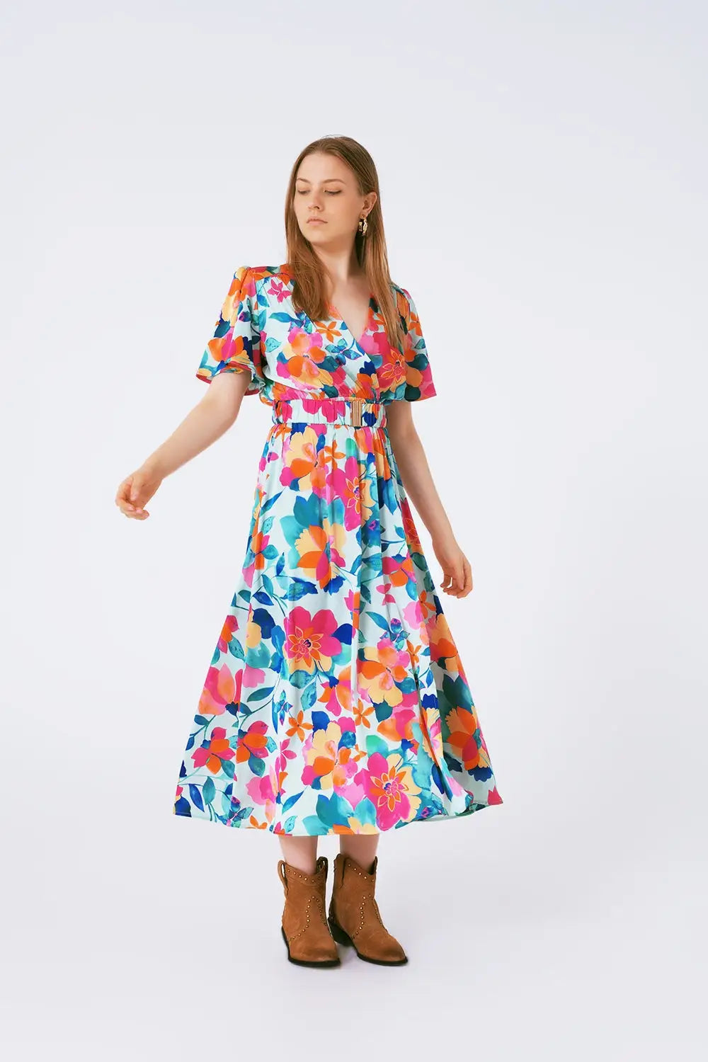 Q2 robe longue ceinturée en satin doux avec imprimé fleuri