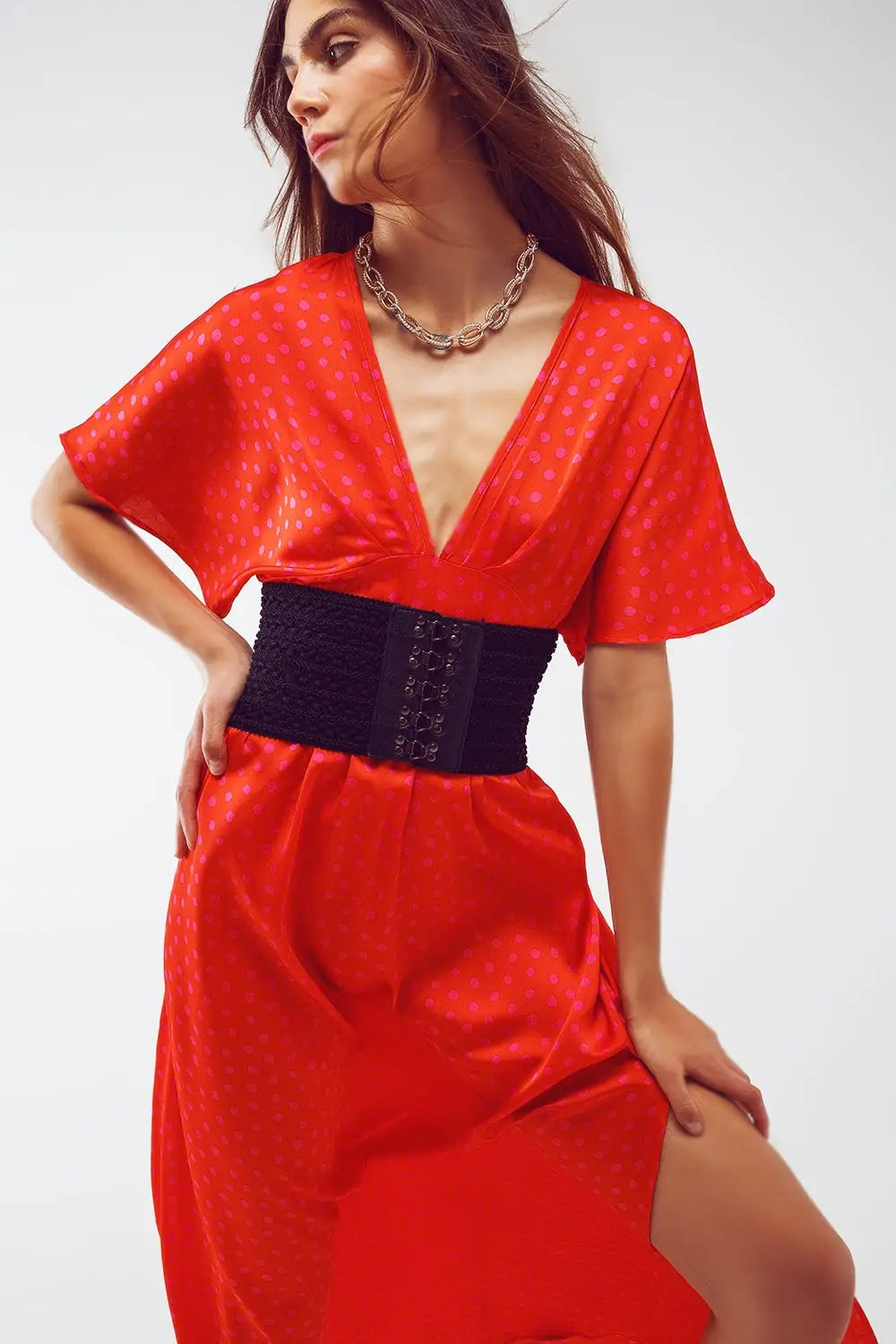 Robe longue cintrée à la taille avec manches évasées en pois rouge - Vestidos