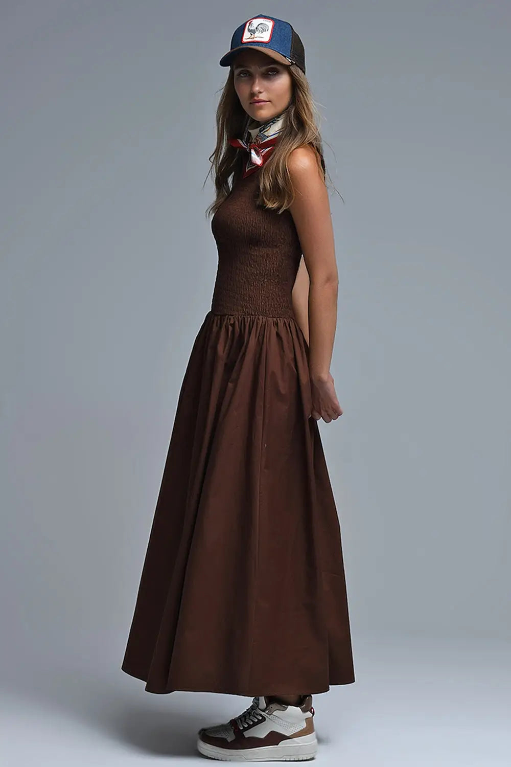 Robe longue en popeline smockée marron - Vestidos