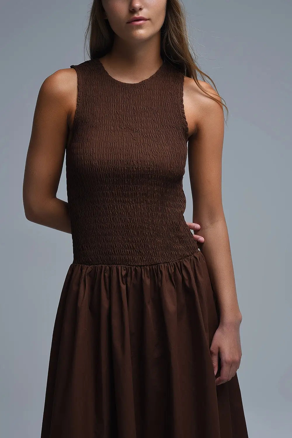 Robe longue en popeline smockée marron - Vestidos