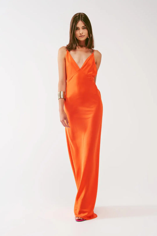 Robe longue en satin à bretelles spaghetti en orange - Vestidos