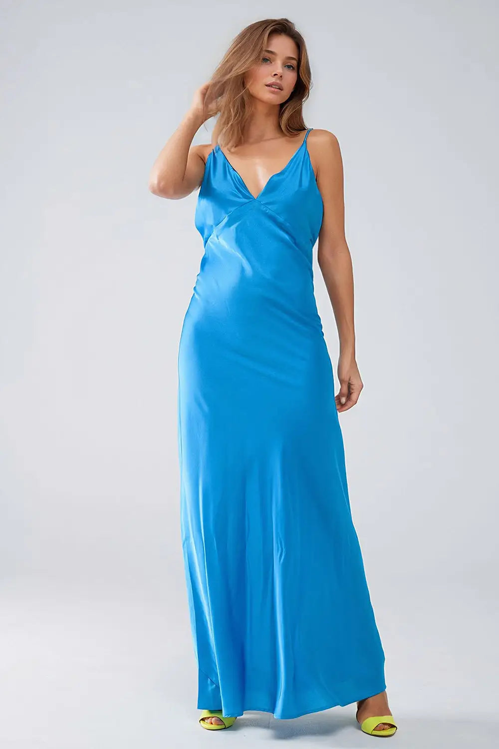 Robe longue en satin avec bretelles spaghetti en bleu - Vestidos