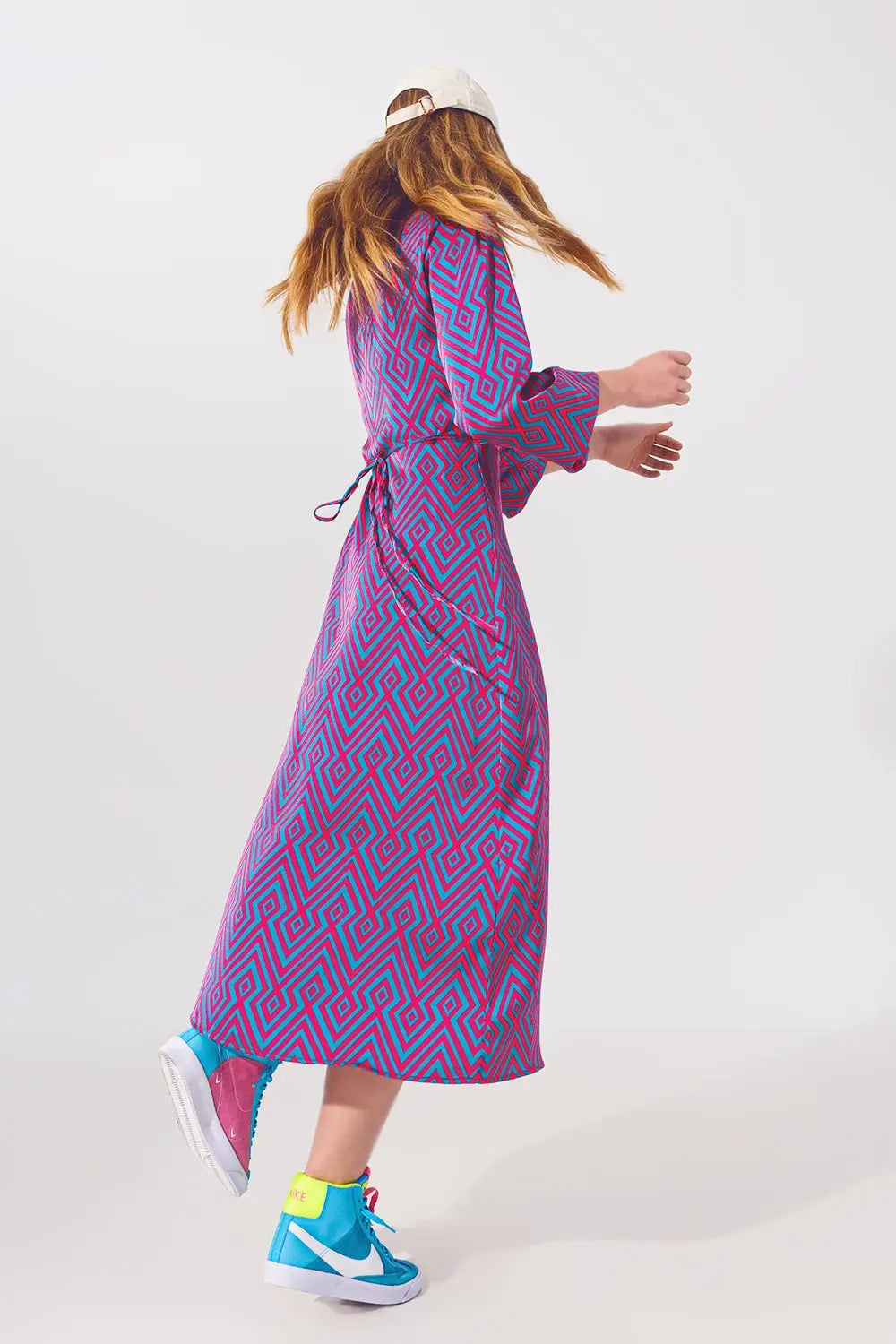 Robe longue enveloppante à manches longues en imprimé géo - Vestidos