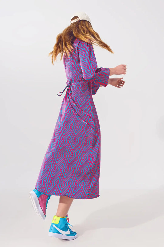 Robe longue enveloppante à manches longues en imprimé géo - Vestidos