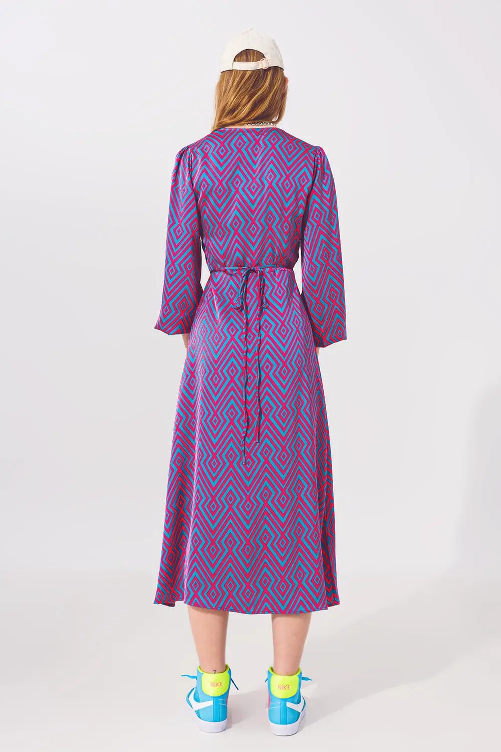 Robe longue enveloppante à manches longues en imprimé géo - Vestidos