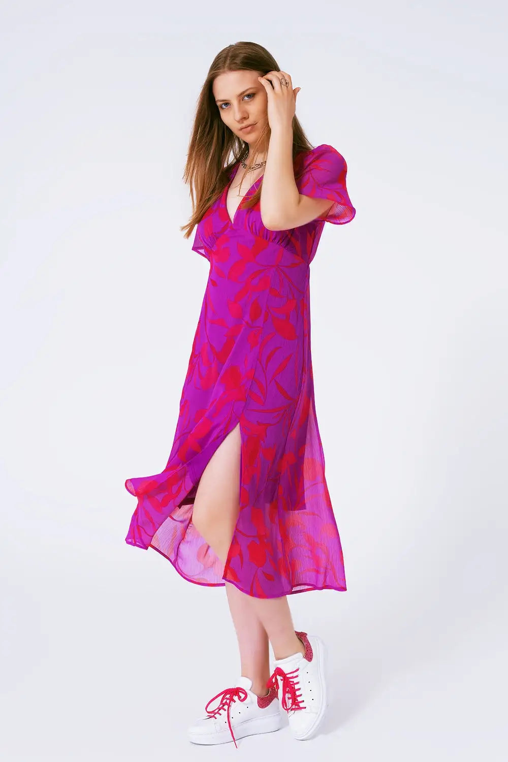 Robe maxi en mousseline à fleurs avec manches courtes et col V - Vestidos