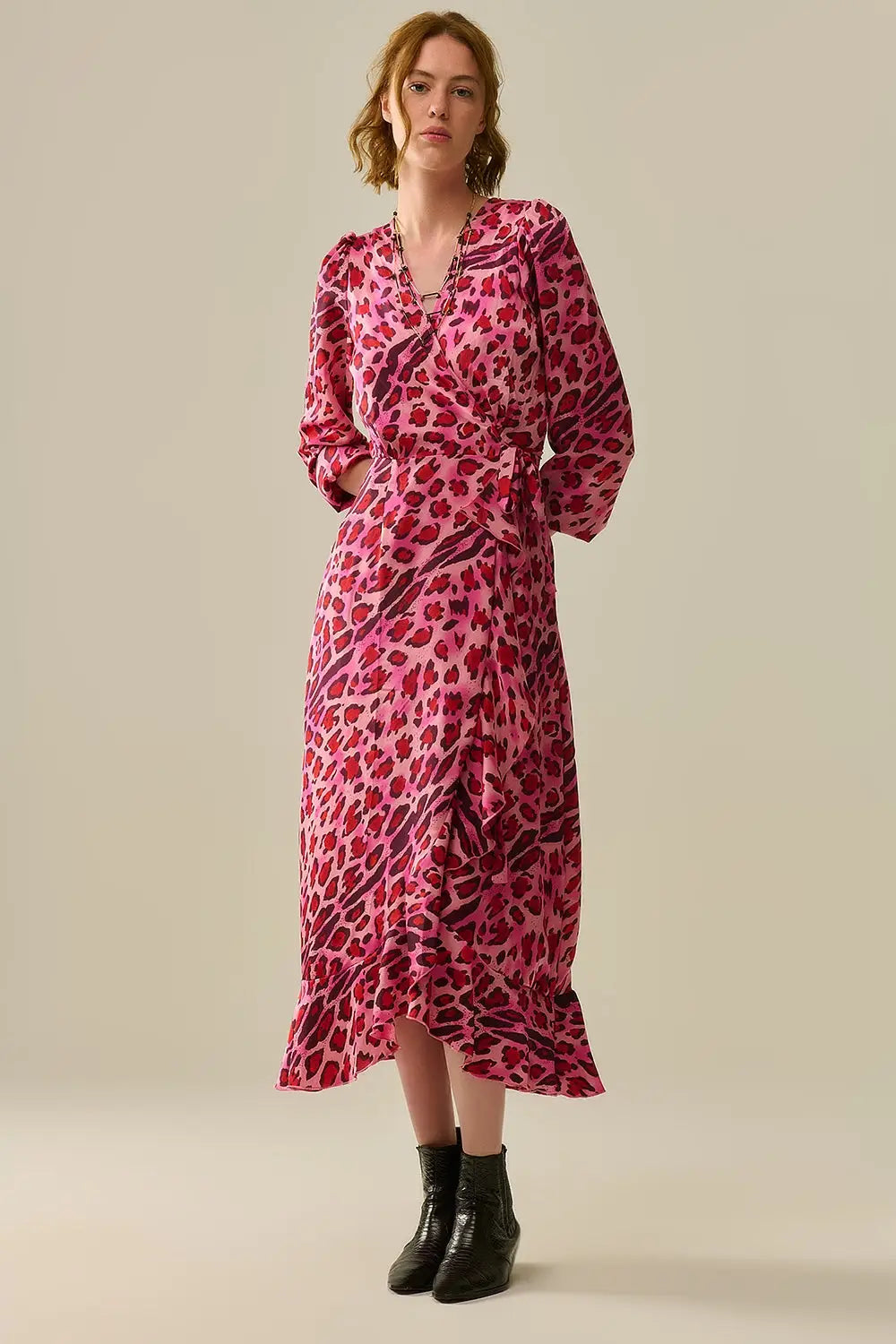 Robe Maxi Portefeuille en Satin Imprimé Léopard Fuchsia - Vestidos