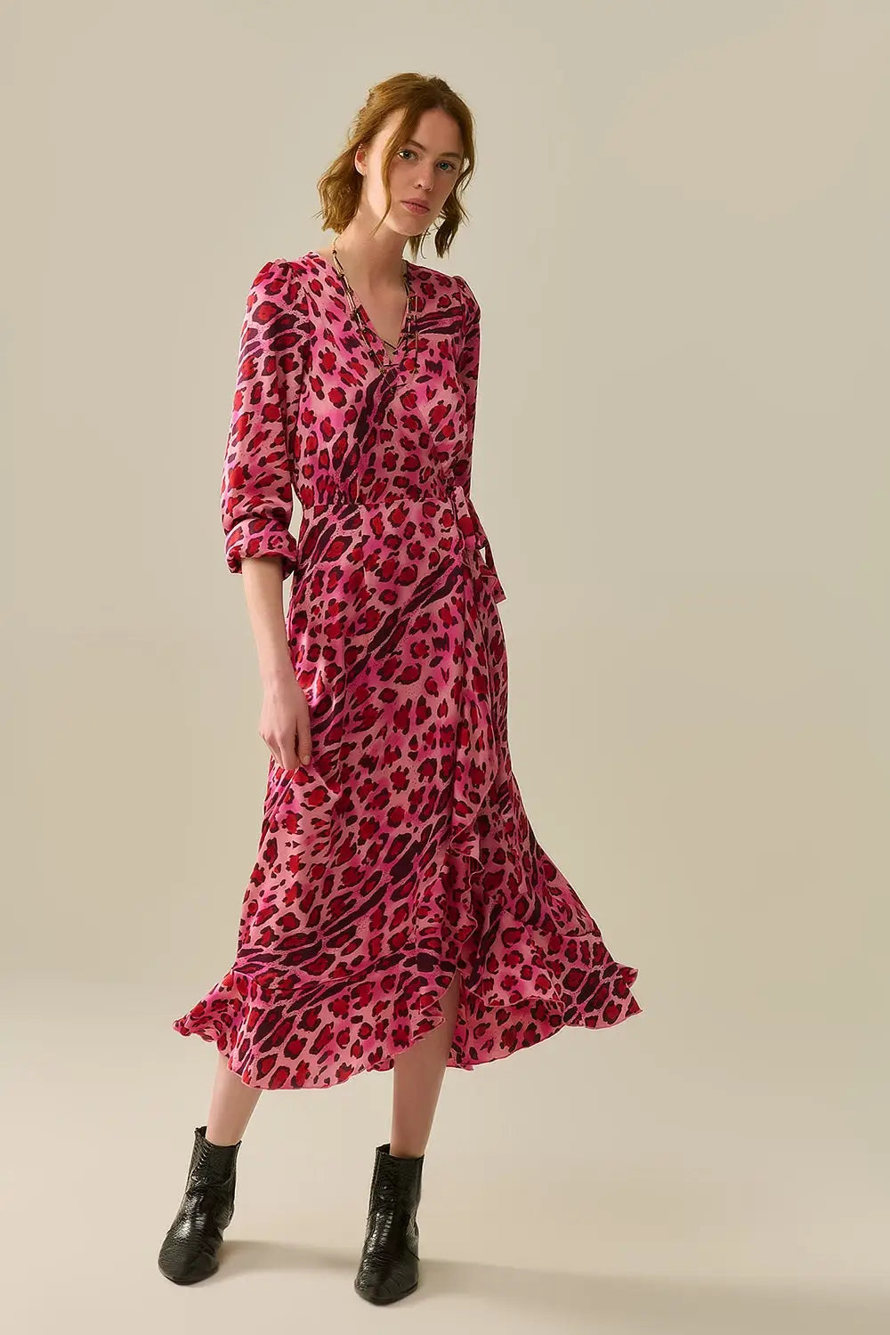 Robe Maxi Portefeuille en Satin Imprimé Léopard Fuchsia - Vestidos