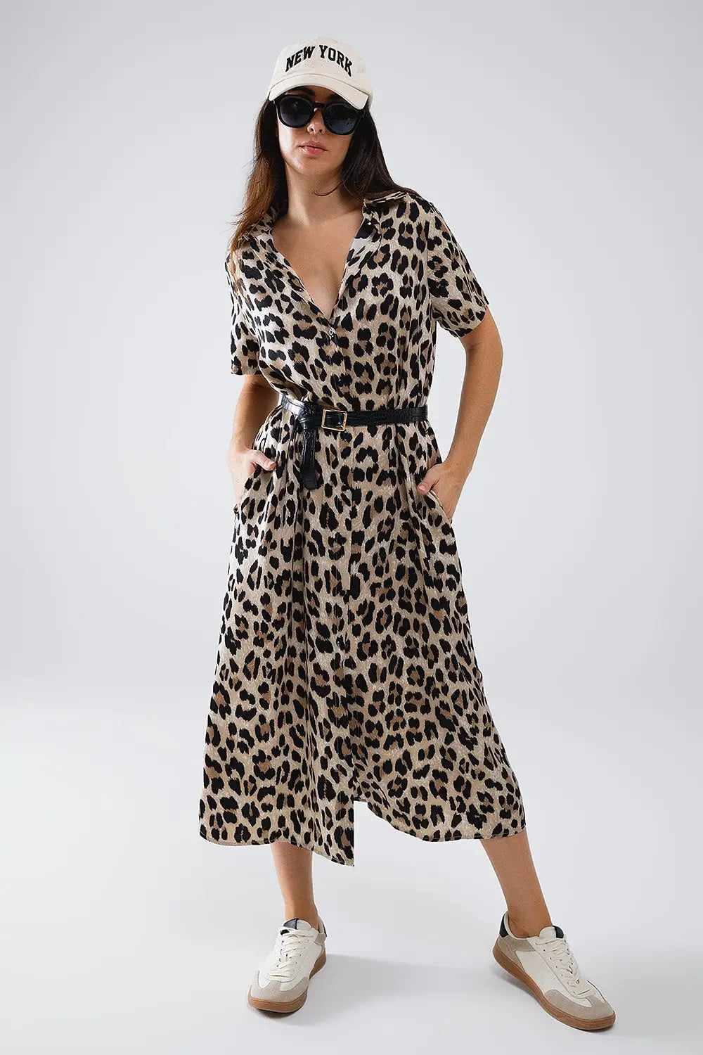 Q2 Robe midi à manches courtes avec ceinture en imprimé léopard
