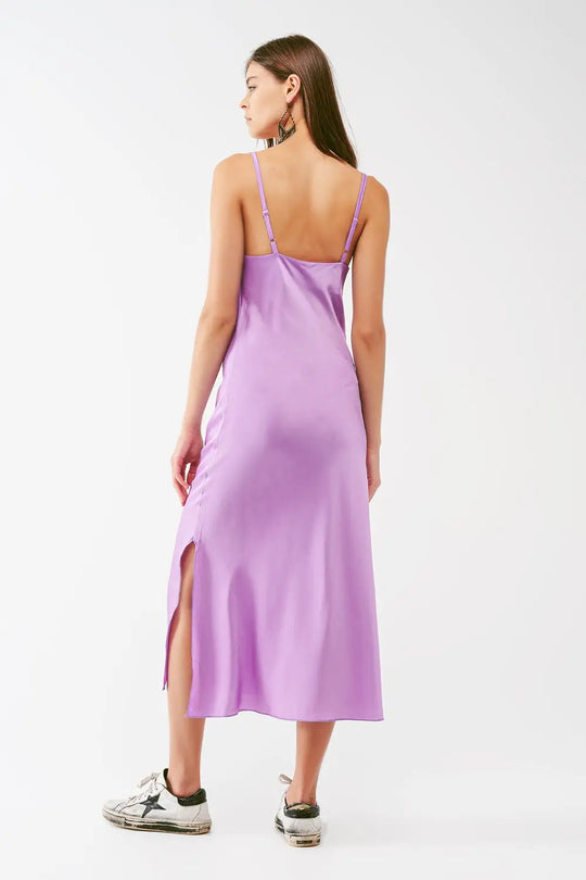 Robe midi en satin avec col drapé en lila - Vestidos
