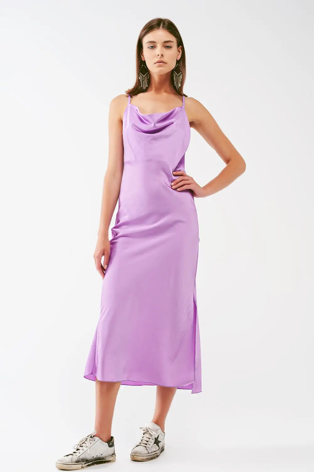 Robe midi en satin avec col drapé en lila - Vestidos