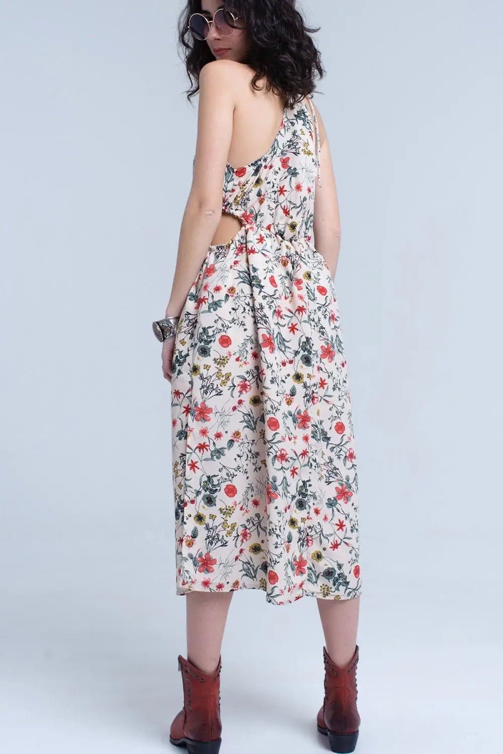 Robe midi fleurie beige avec col haut et ouvertures - Vestidos