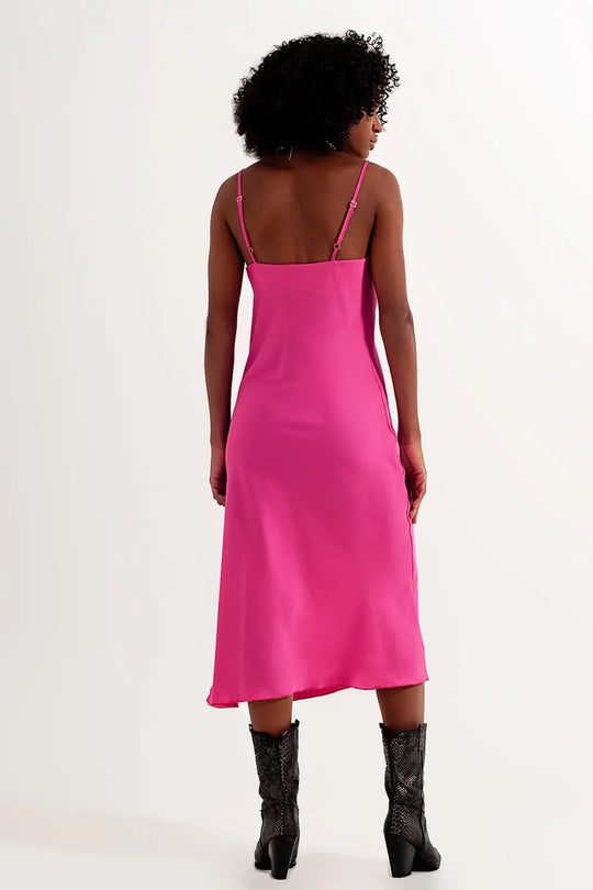 Robe nuisette mi longue à fines bretelles en satin très brillant fushia - Vestidos