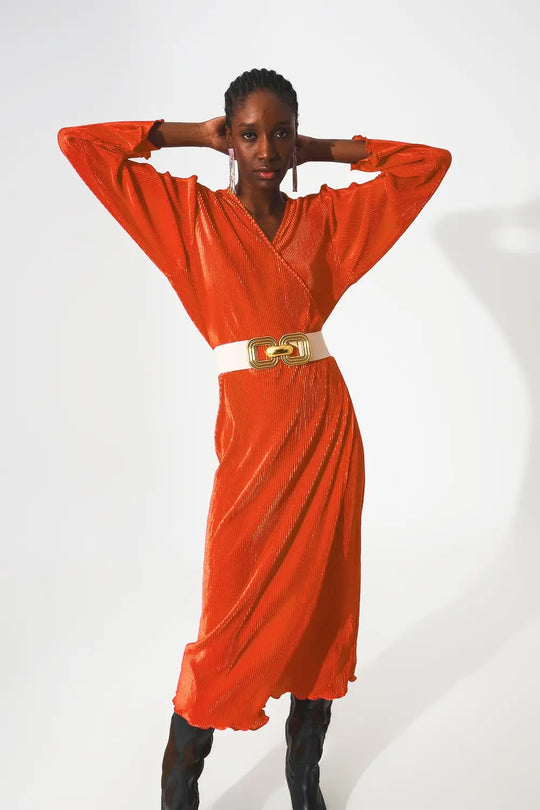 Robe plissée en satin orange avec détail portefeuille - Vestidos