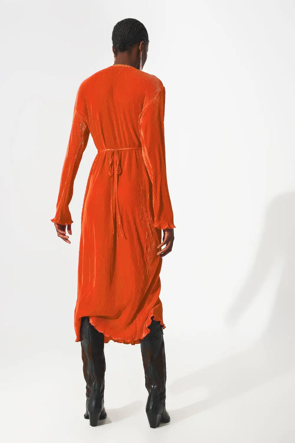 Robe plissée en satin orange avec détail portefeuille - Vestidos