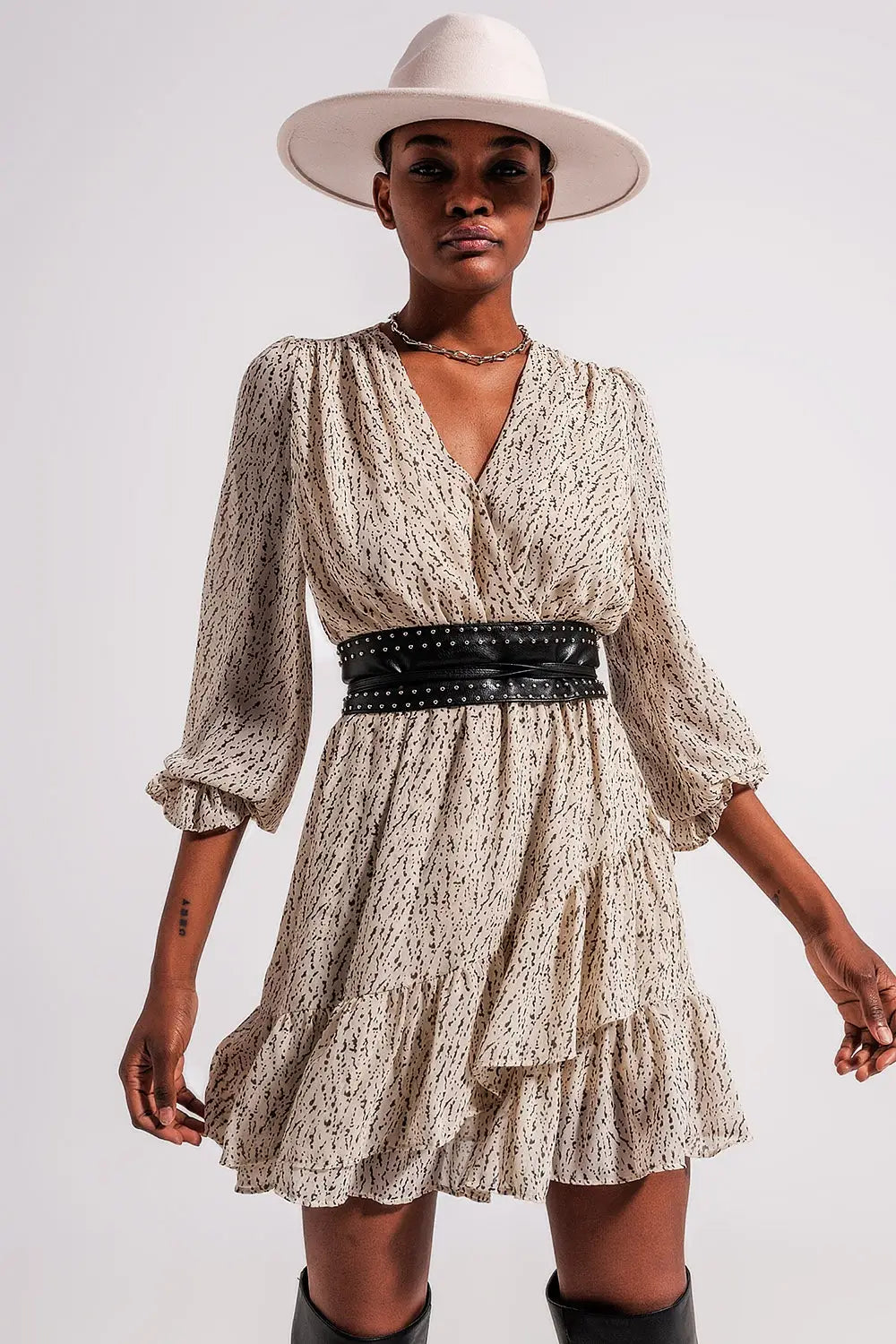 Robe portefeuille courte avec ourlet à volants blanche - Vestidos