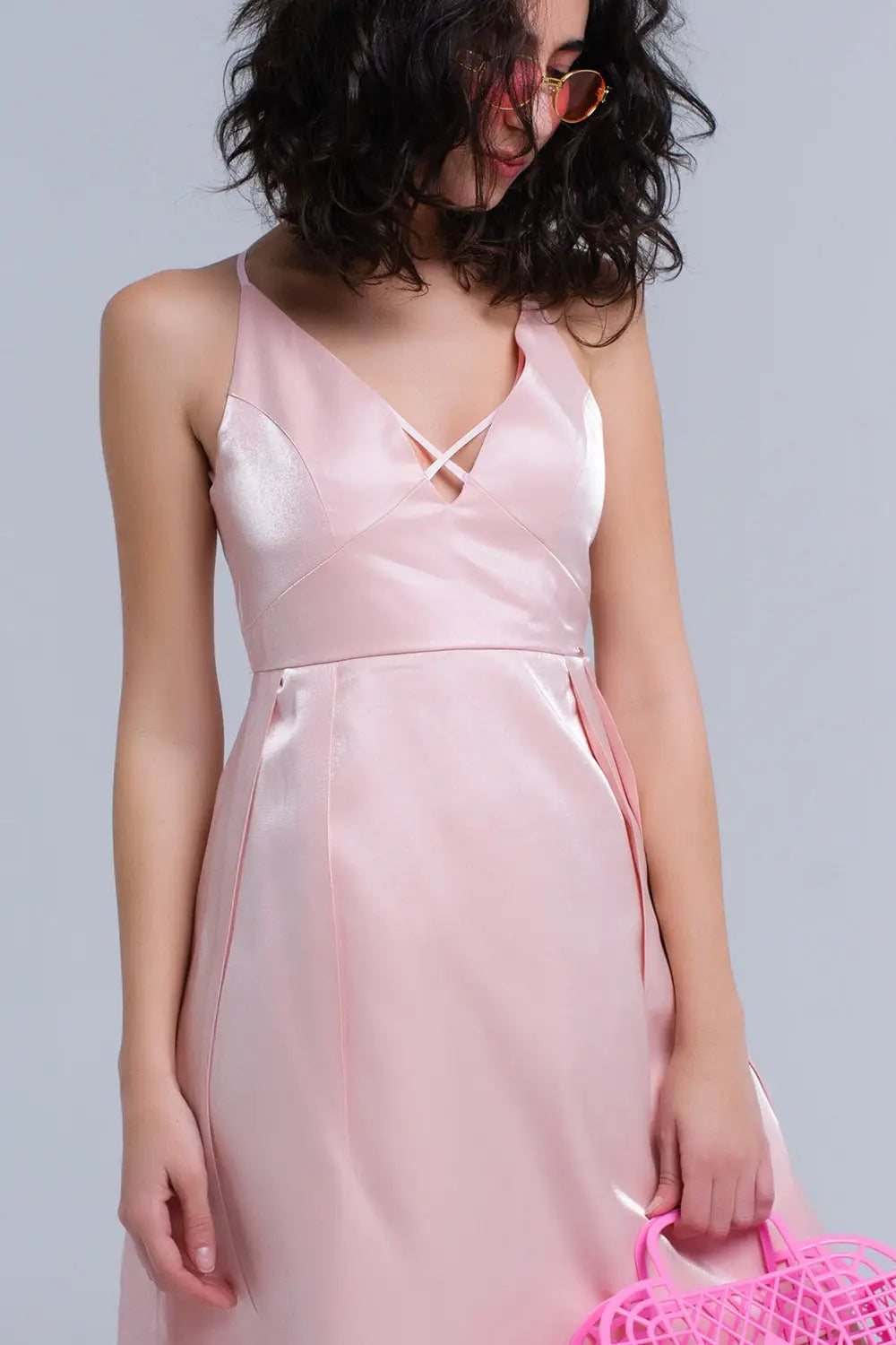 Robe rose avec des rubans croisés - Vestidos