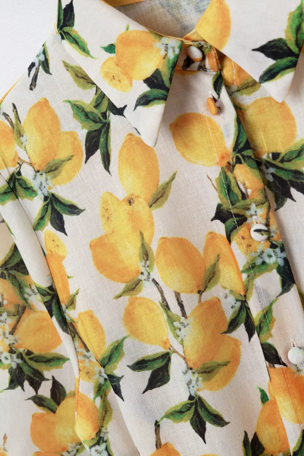 Romantic dress with waistband and lemon print and short sleeves - Dresses