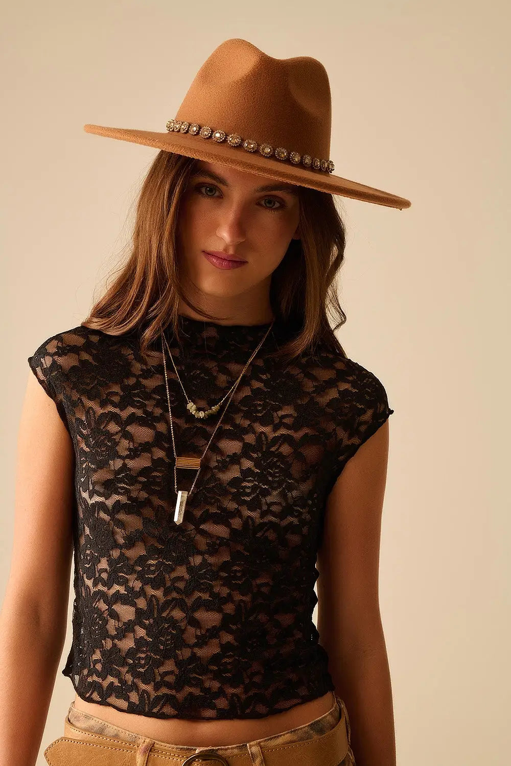 Q2 Romantic Lace T-shirt With Cap Sleeves in Black