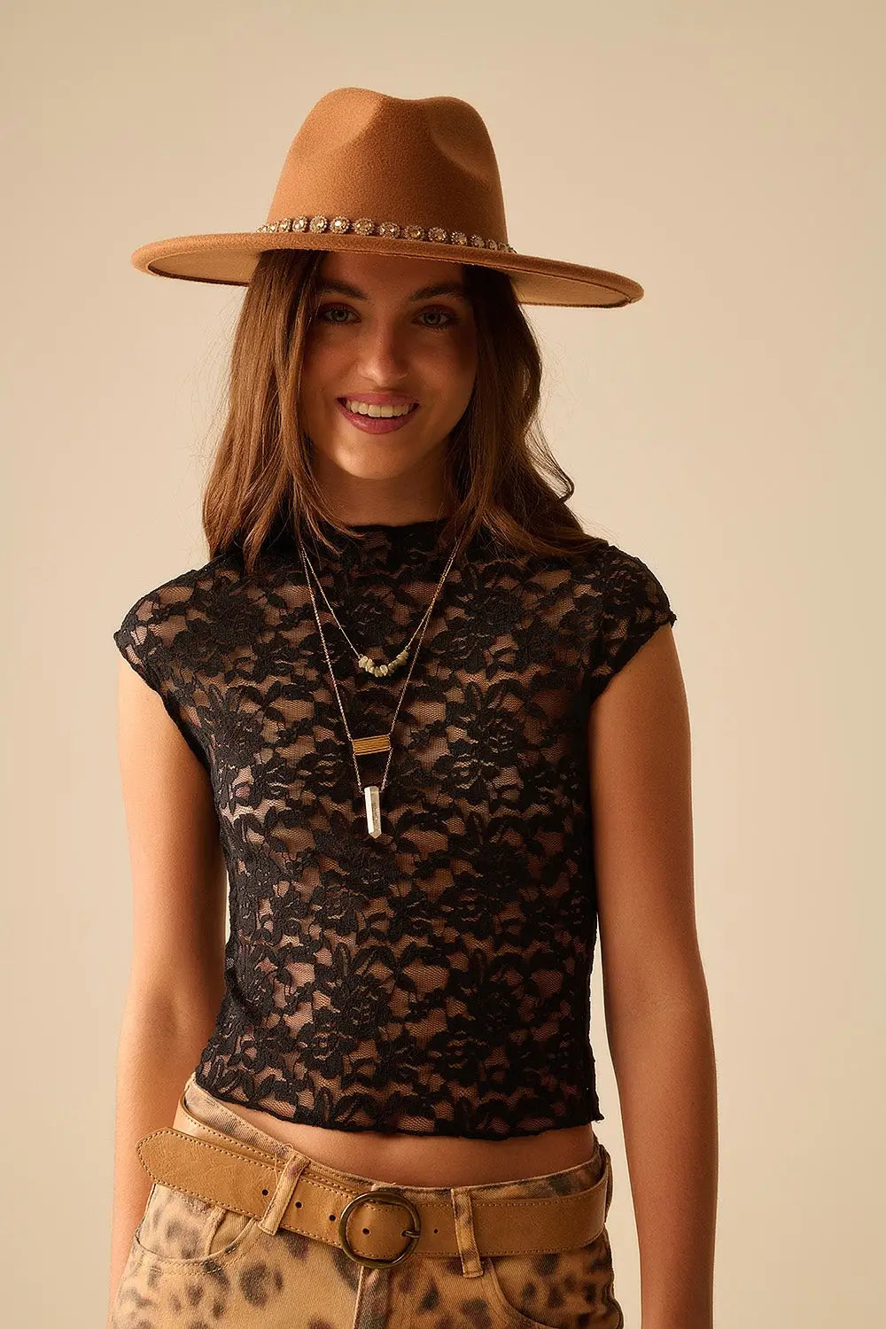 Romantic Lace T-shirt With Cap Sleeves in Black - Tops