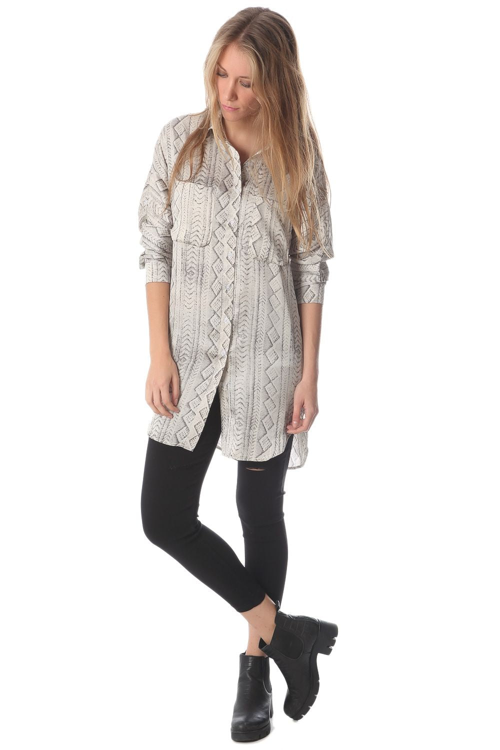 Satin longline shirt in grey abstract print