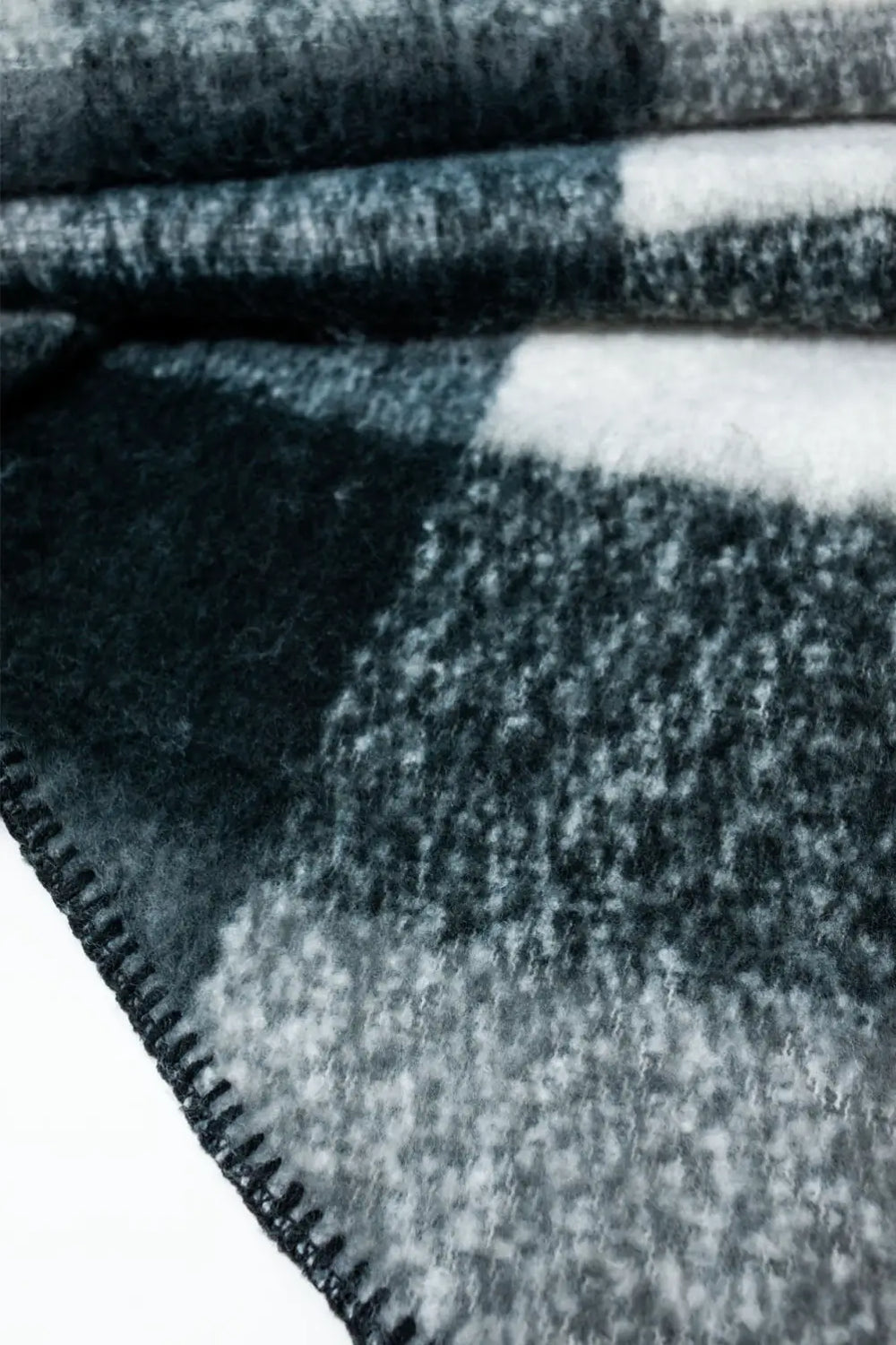 Scarf in black and white - One Size / Black - Scarves & Hats