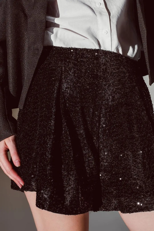 Sequined Shorts Mini in Black - Pants