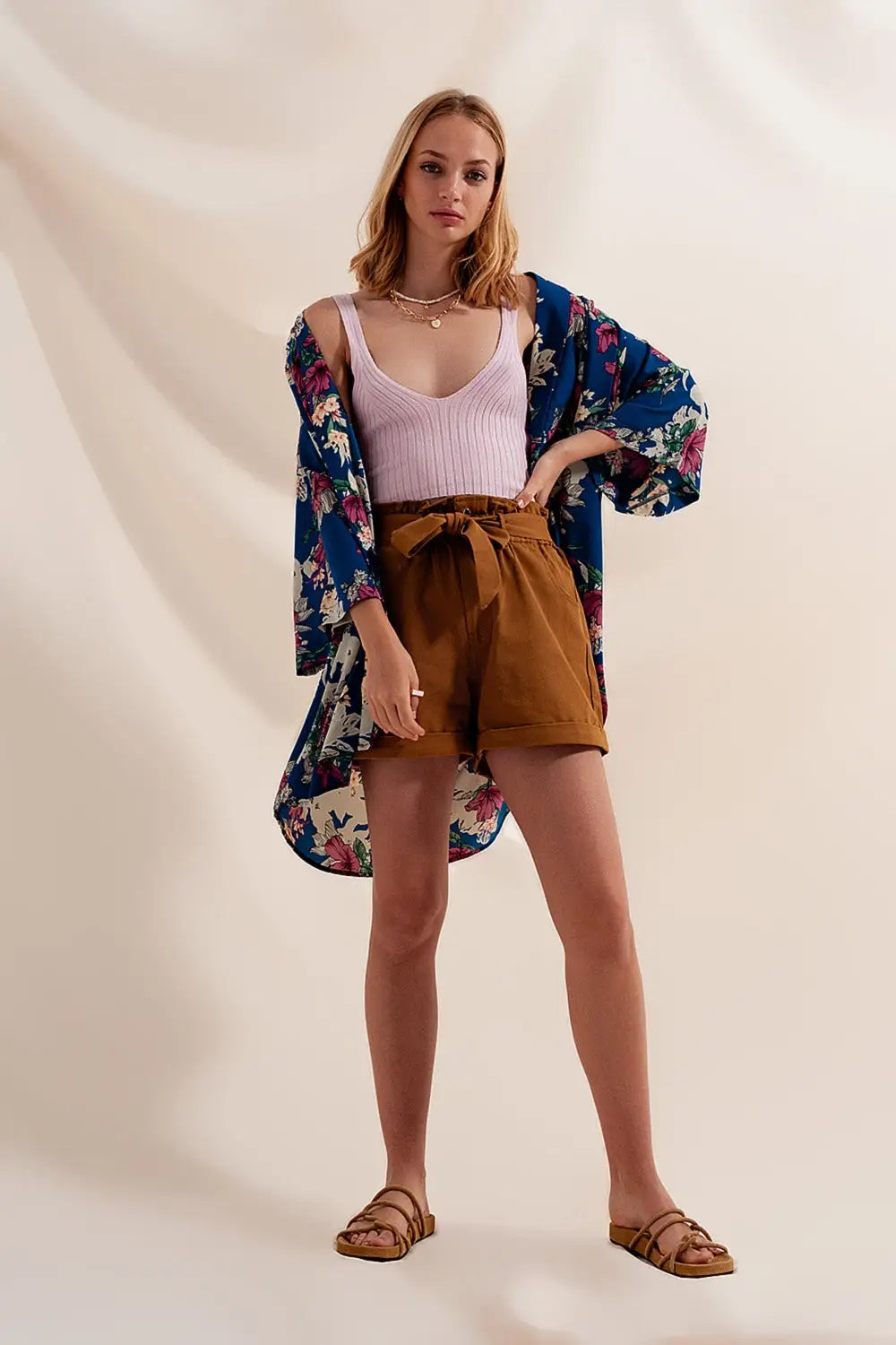Short avec ceinture sur la taille camel - Pantalons