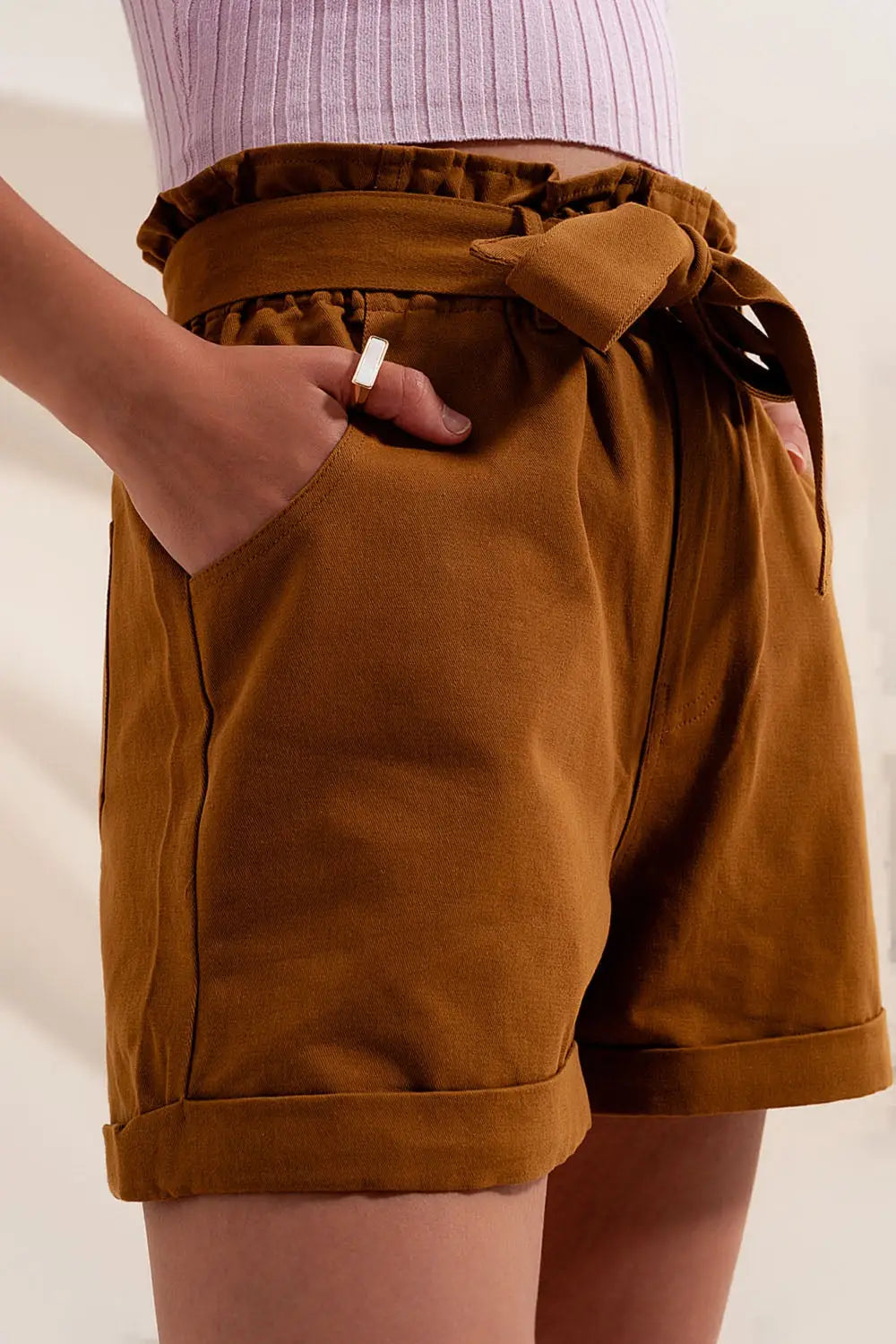 Short avec ceinture sur la taille camel - Pantalons