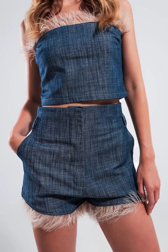 Short de costume avec ourlet à plumes synthétiques en bleu - Pantalons