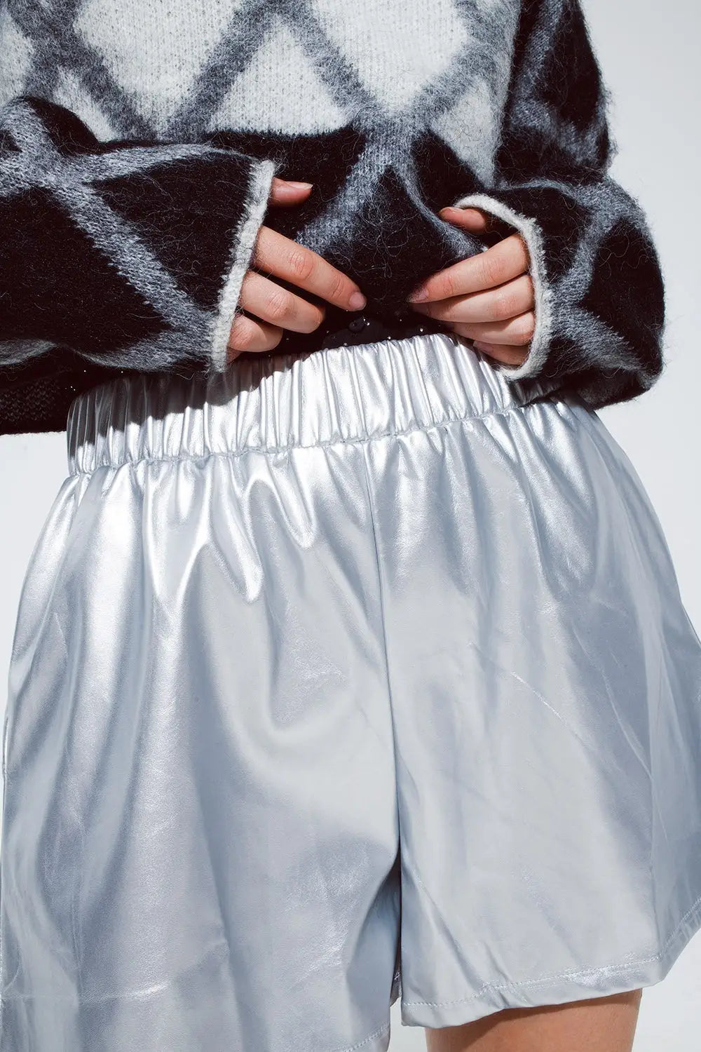 Short en cuir argenté métallisé - Pantalons