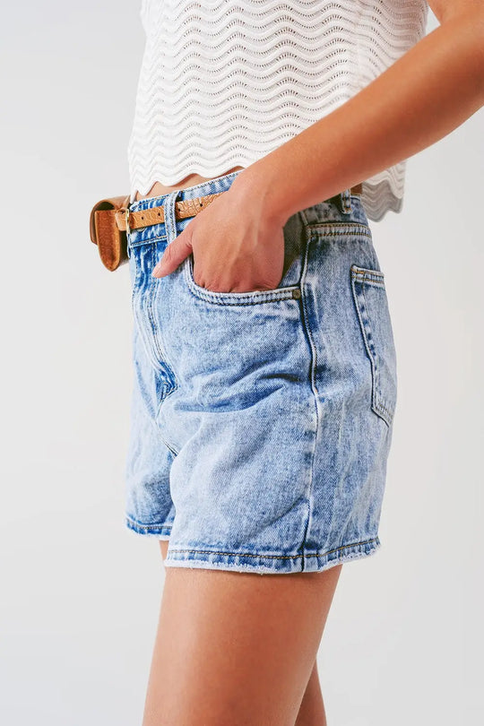 Short en denim avec un lavage bleu clair - Pantalons