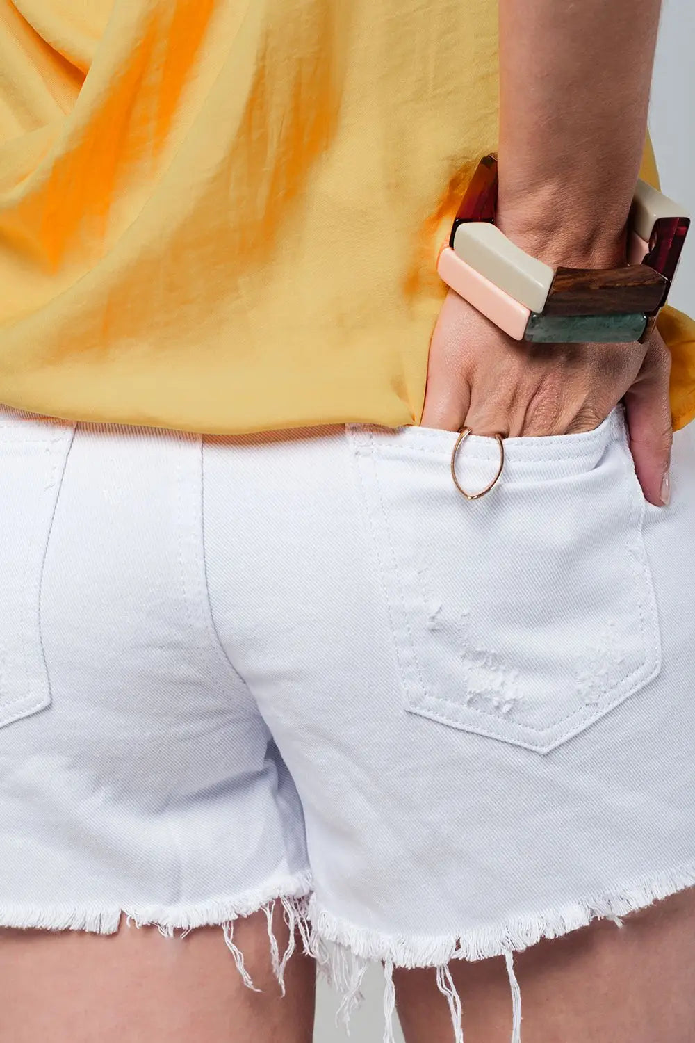 Short en denim blanc avec broderie fleurs - Pantalons