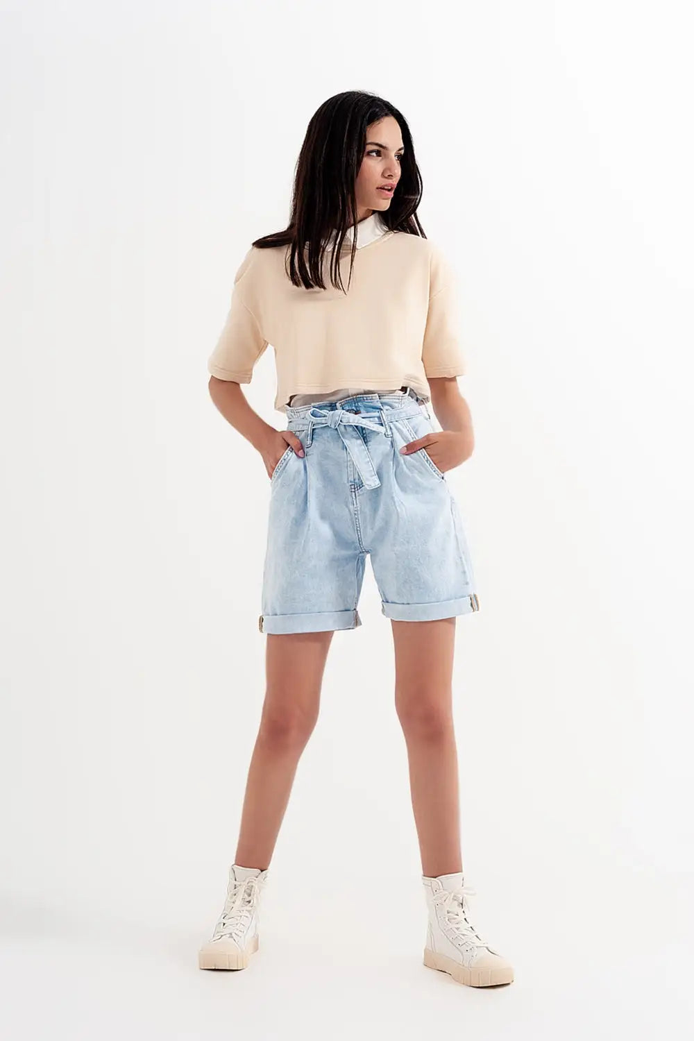 Short en denim délavé bleu clair avec lien à la taille - Pantalons